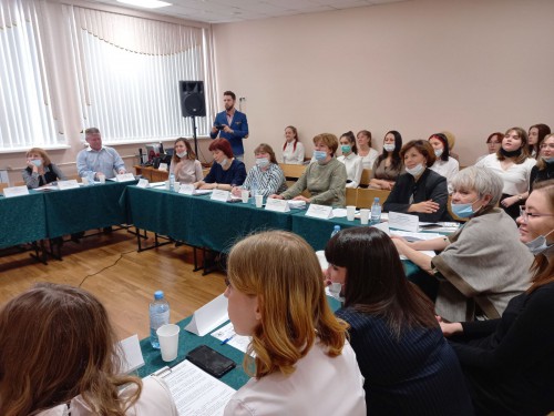 На педагогическом отделении колледжа состоялось научно-методическое мероприятие Круглый стол с участием представителей работодателей - учителей музыки школ города.