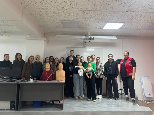 Стартовало обучение первой помощи студентов