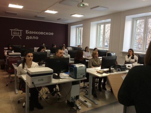 Обсуждение участниками круглого стола темы безопасности онлайн-кредитования