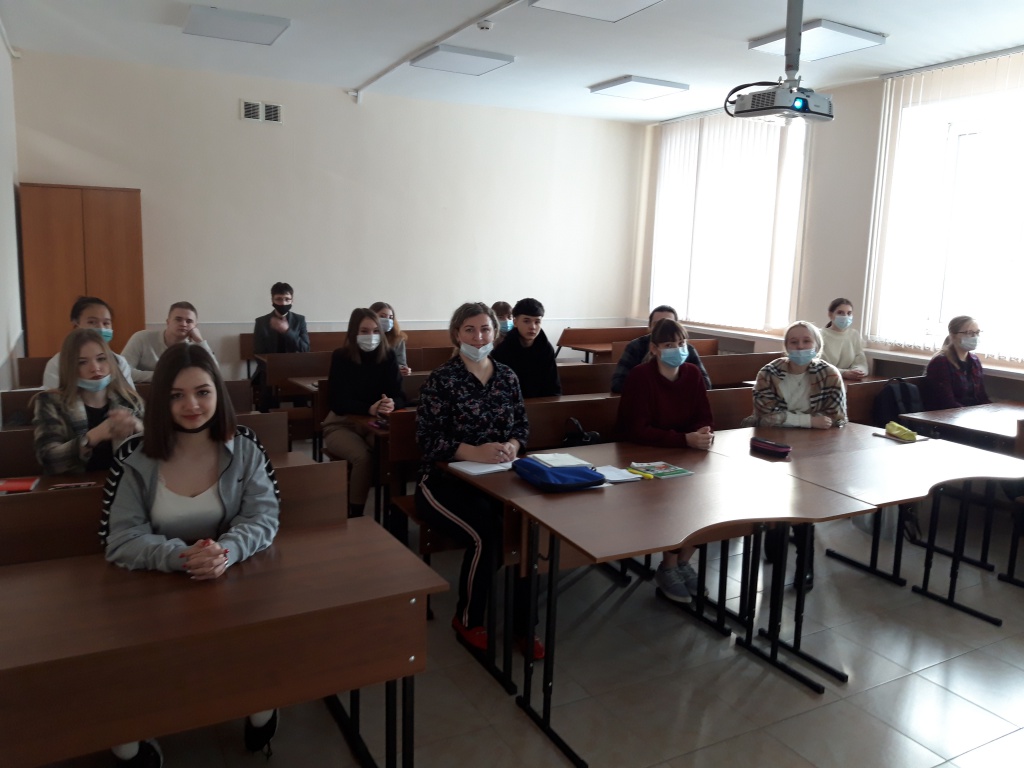 Студенты 1 курса знакомятся с историей страхования