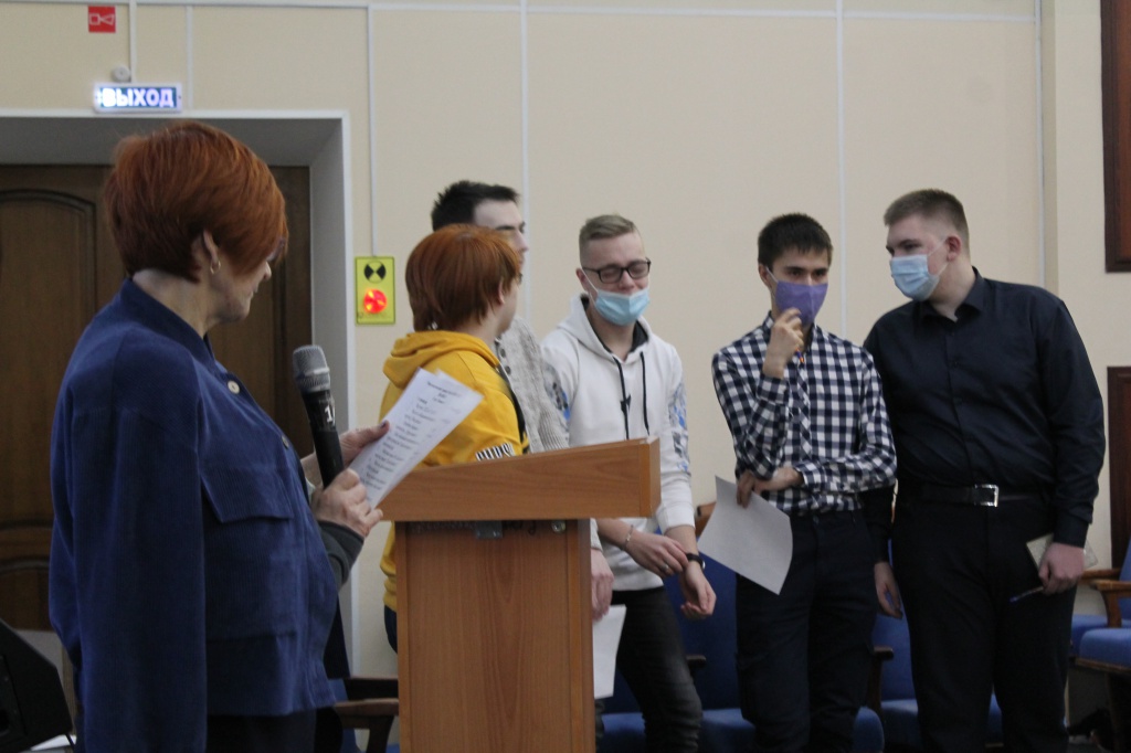1 тур математического турнира – Разминка, команда группы 120 ИС.